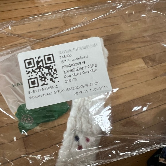 Halara Play It My Way White Colorful Button Scarves Brand New - Picture 7 of 7